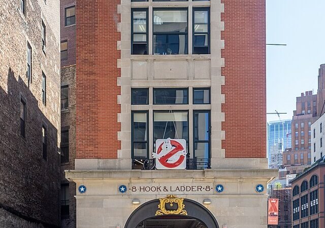Ghostbusters Firehouse (Hook & Ladder 8)
